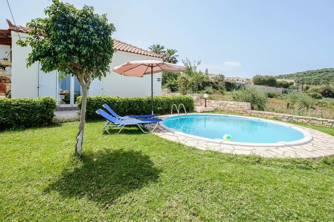 Chill And Relax In A Home With Pool Near The Beach Almirída Luaran gambar