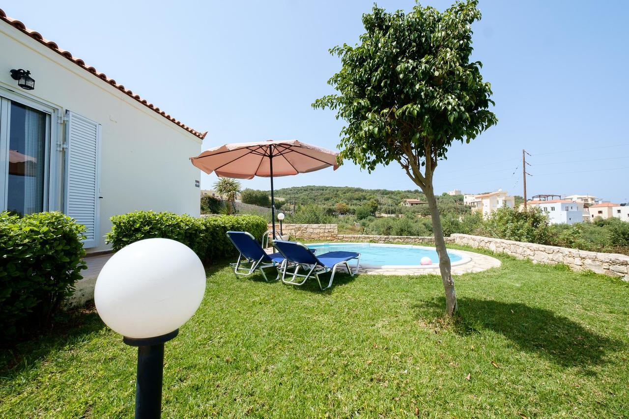 Chill And Relax In A Home With Pool Near The Beach Almirída Luaran gambar